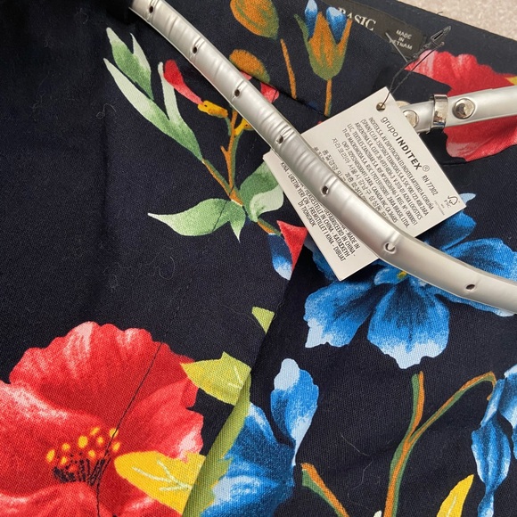 NWT ZARA Shorts w/ belt - Picture 3 of 4